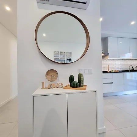 דירה Modern In *