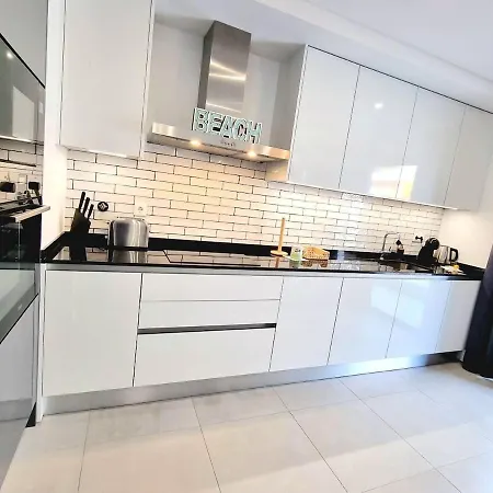 Modern In Апартаменти