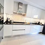 Modern In Lejlighed
